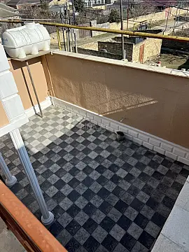 Satılır 4 otaqlı həyət evi 140 m²