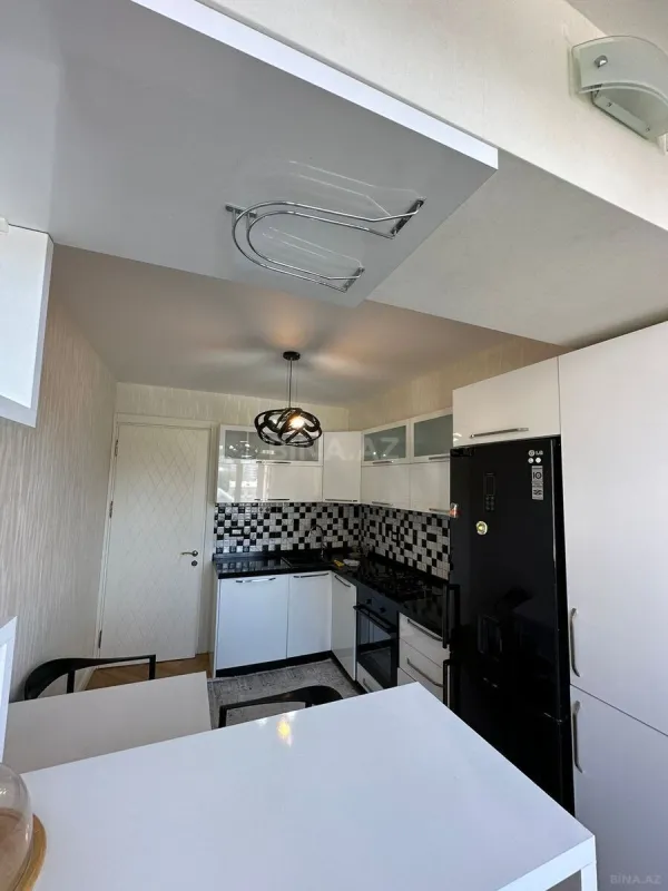 Kirayə verilir 2 otaqlı mənzil 100 m²