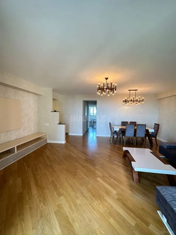 Kirayə verilir 2 otaqlı mənzil 100 m²