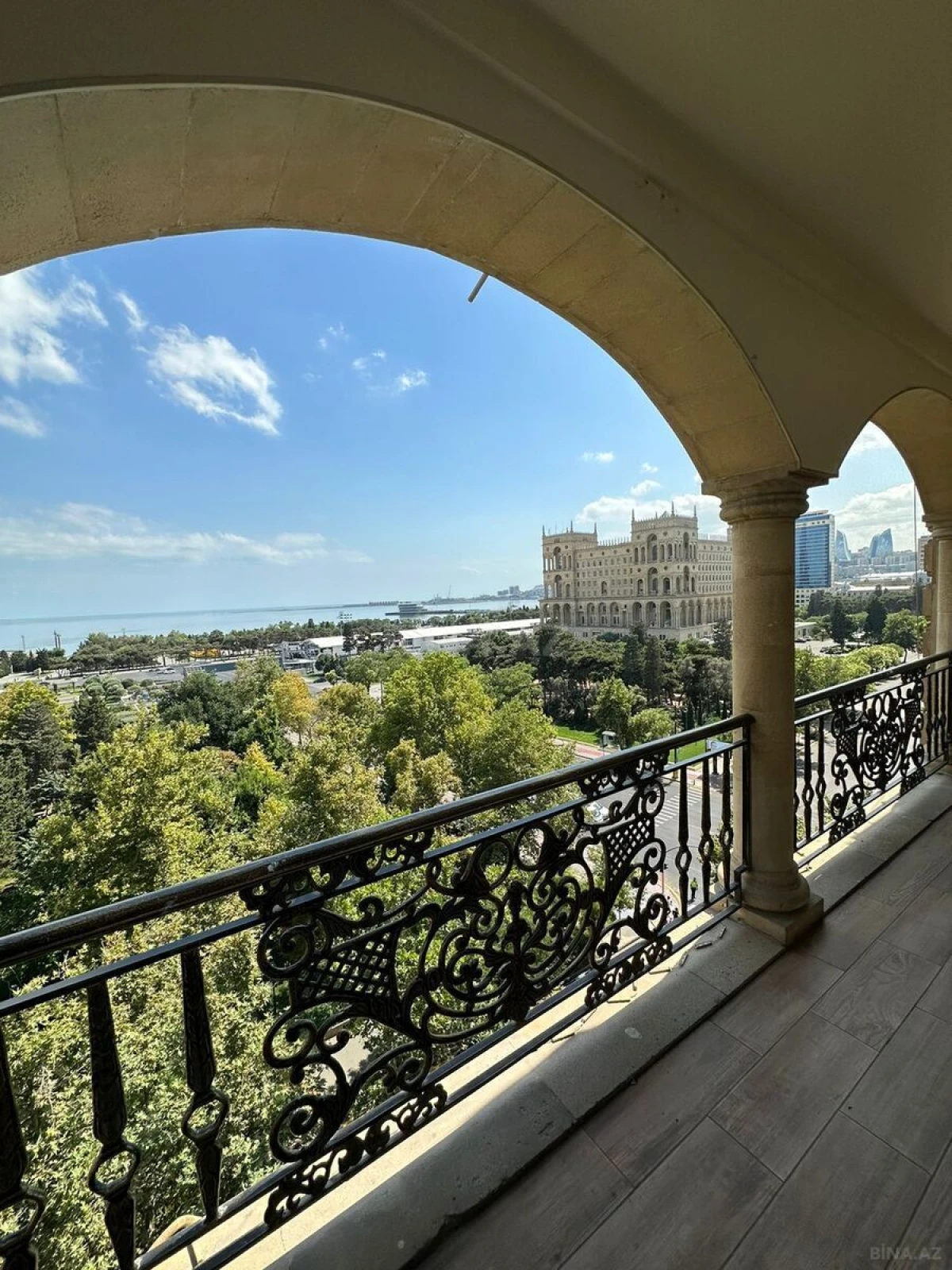 Kirayə verilir 2 otaqlı mənzil 100 m²