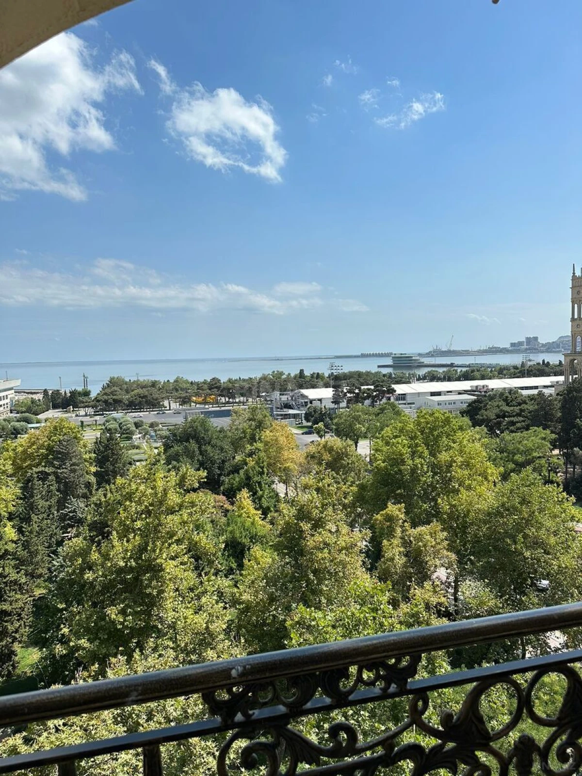 Kirayə verilir 2 otaqlı mənzil 100 m²