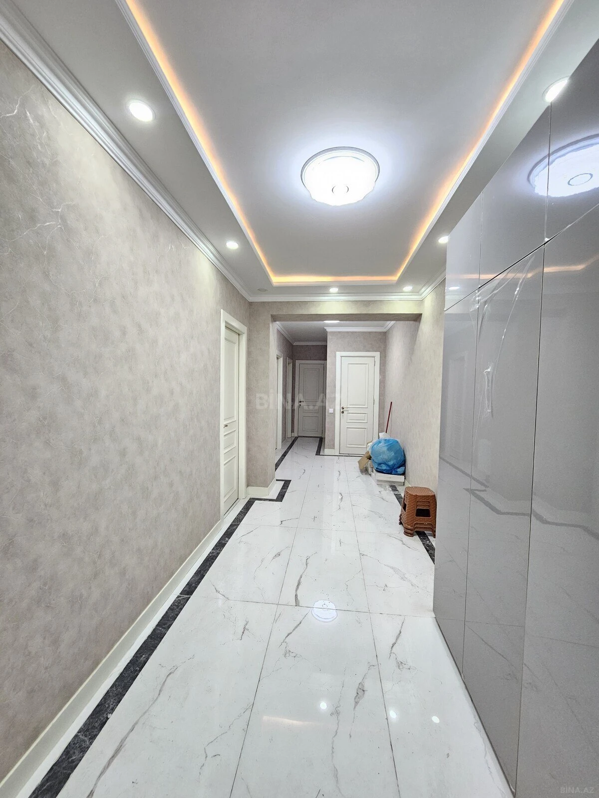 Satılır 3 otaqlı mənzil 120 m²