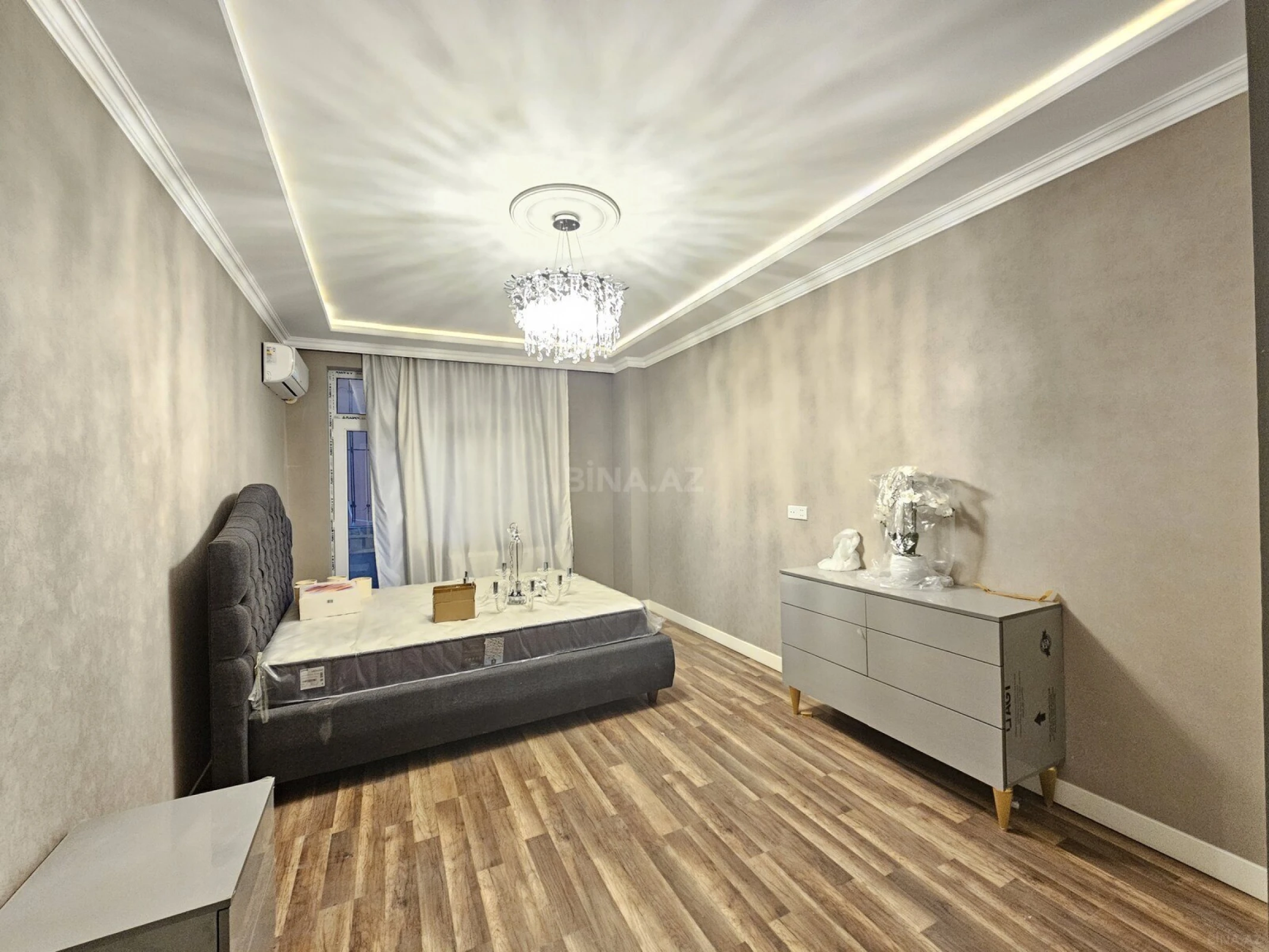 Satılır 3 otaqlı mənzil 120 m²
