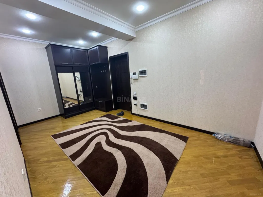Satılır 2 otaqlı mənzil 80 m²