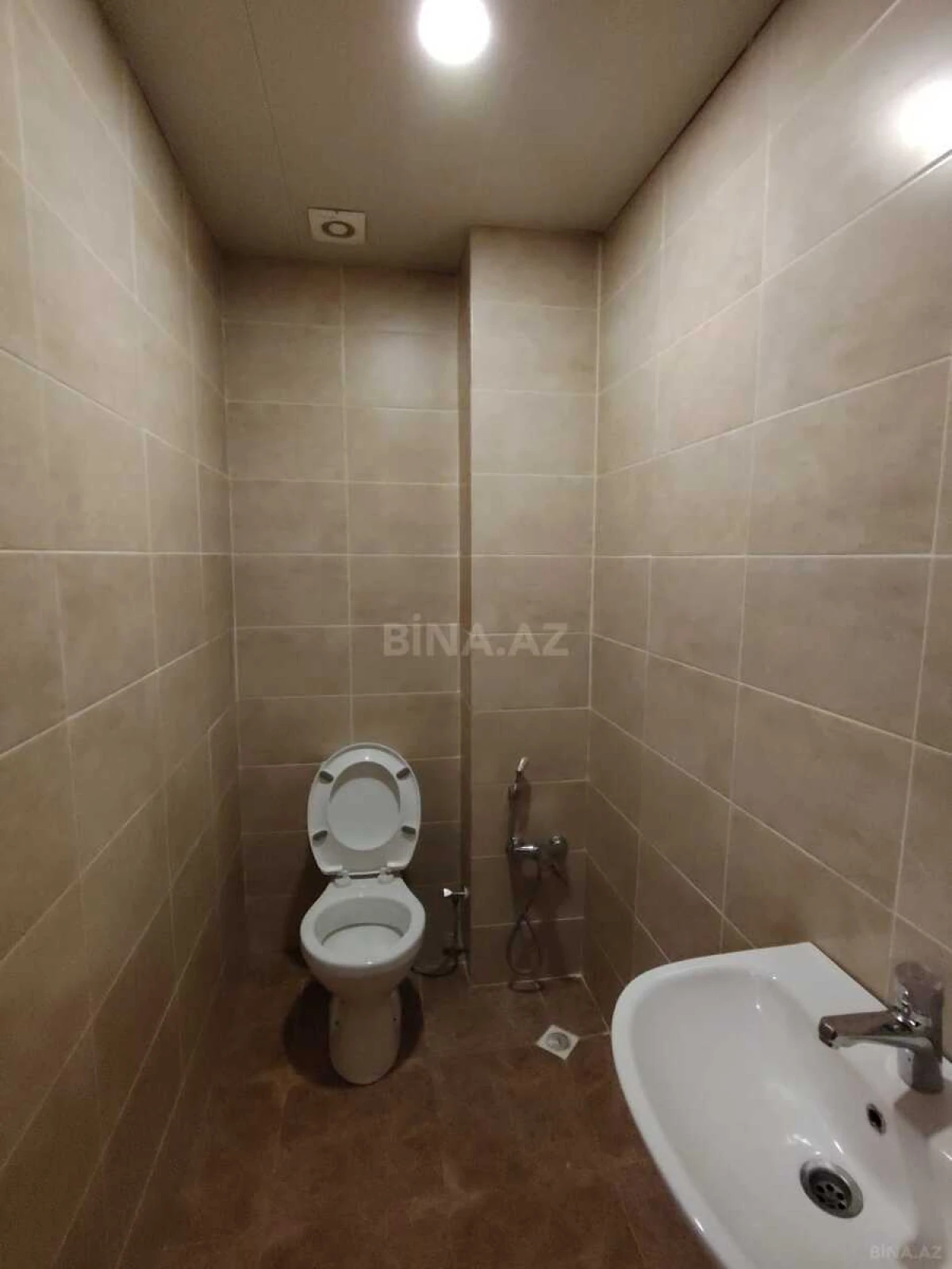 Kirayə verilir 3 otaqlı ofis 70 m²