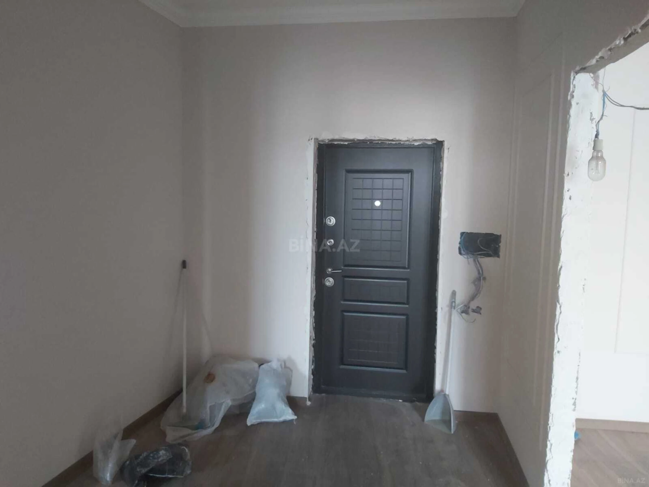 Satılır 3 otaqlı mənzil 101 m²