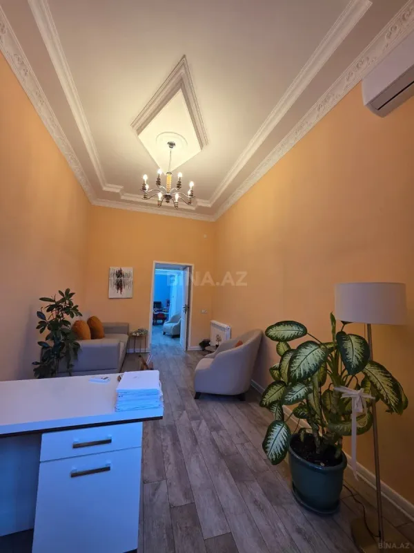 Satılır obyekt 100 m²