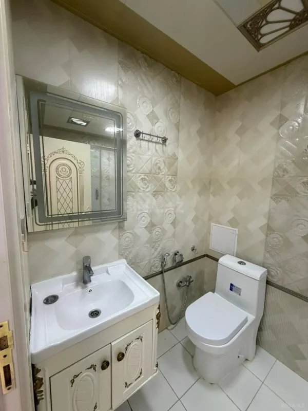Kirayə verilir 3 otaqlı mənzil 130 m²