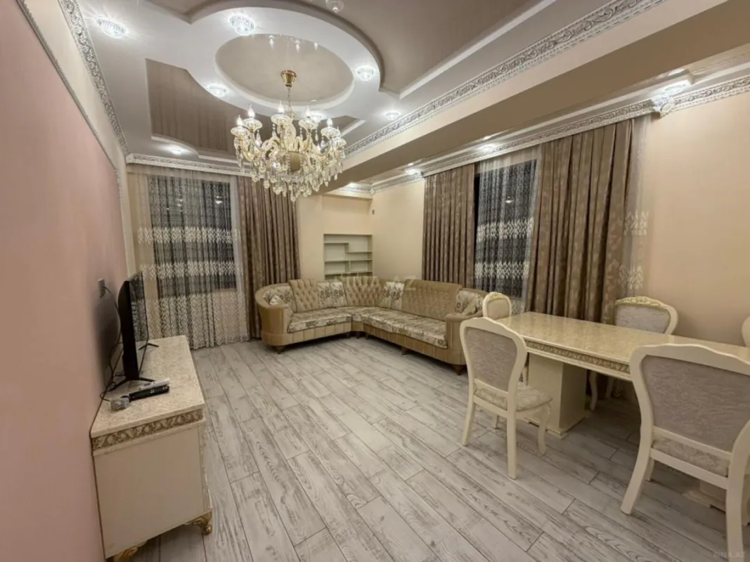 Kirayə verilir 3 otaqlı mənzil 130 m²