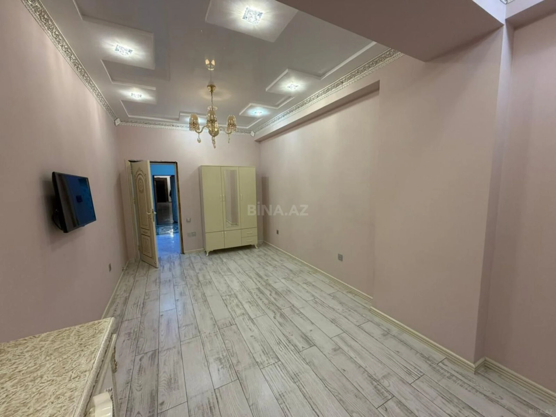 Kirayə verilir 3 otaqlı mənzil 130 m²