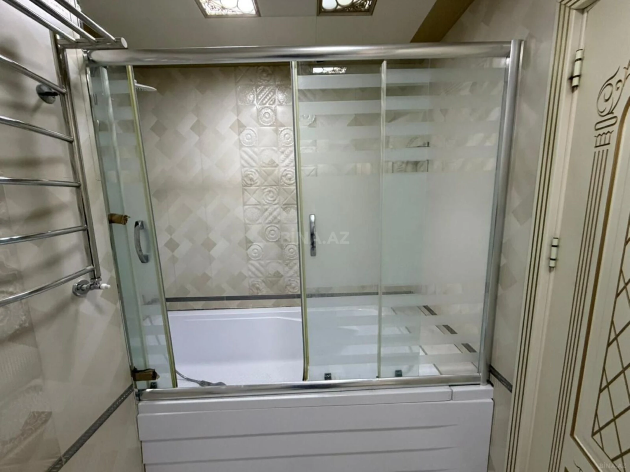 Kirayə verilir 3 otaqlı mənzil 130 m²