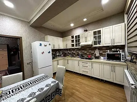 Satılır 2 otaqlı mənzil 85 m²