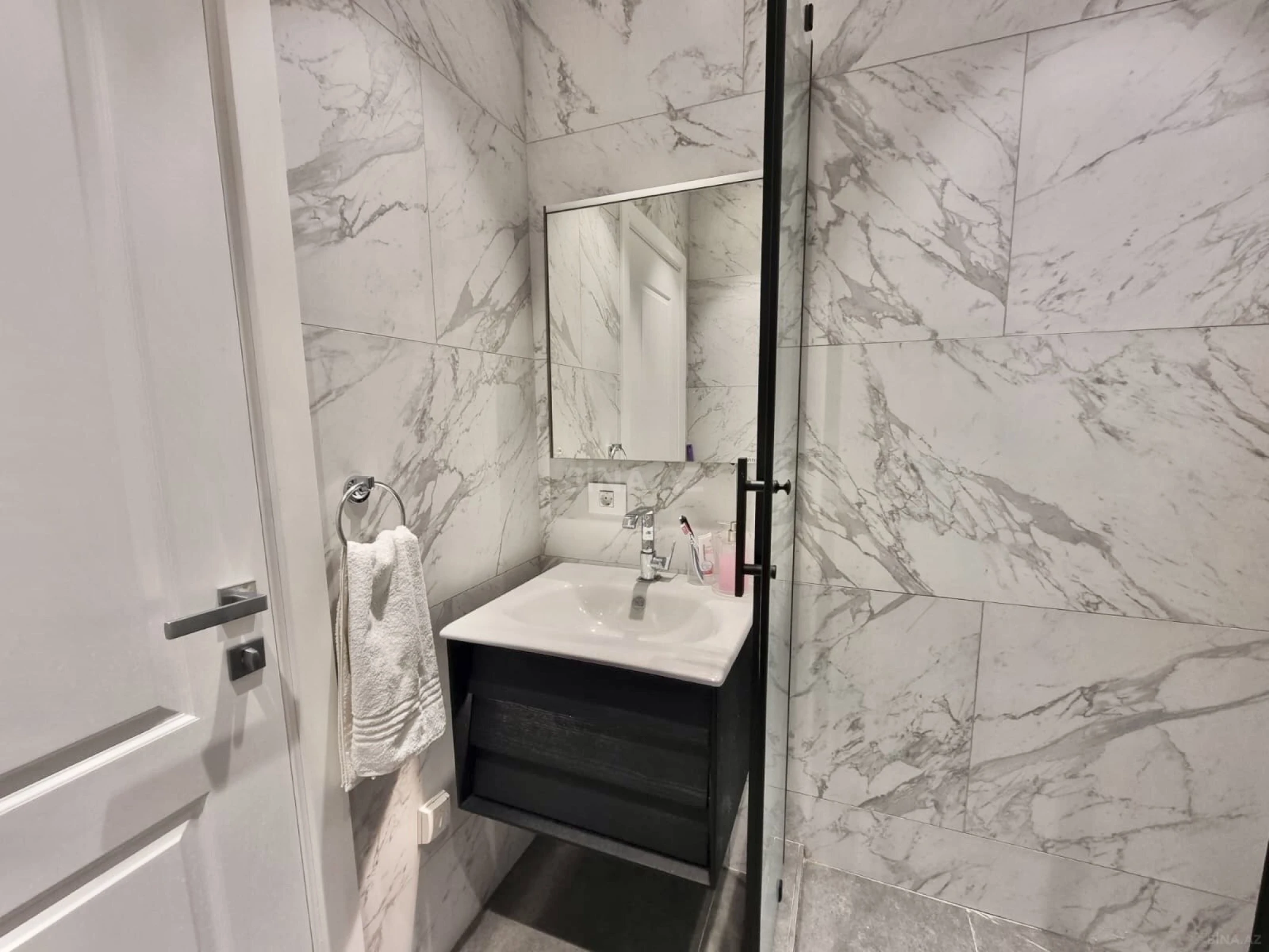 Kirayə verilir 3 otaqlı mənzil 110 m²