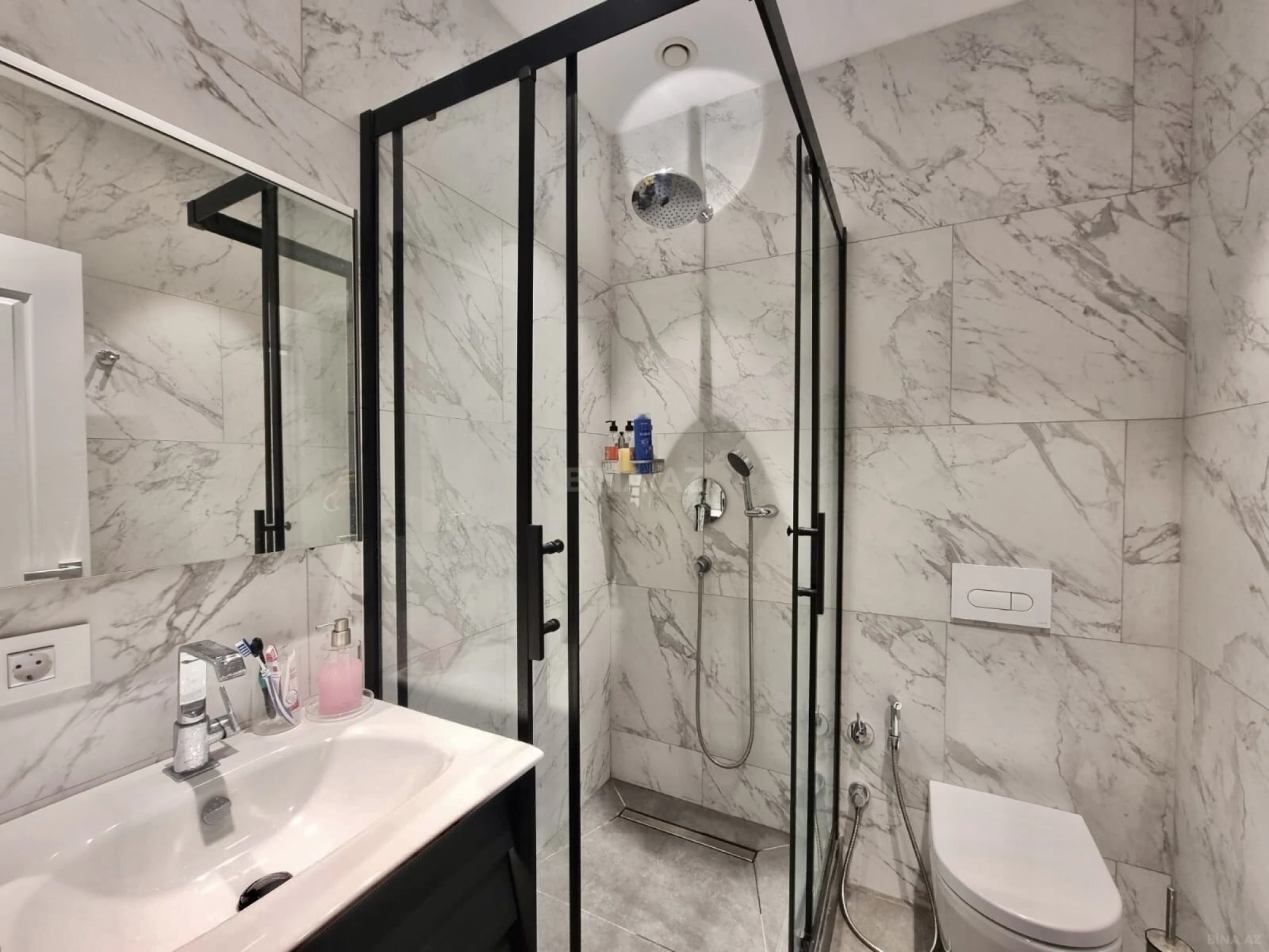 Kirayə verilir 3 otaqlı mənzil 110 m²