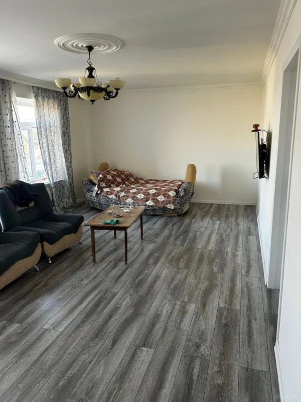 Satılır 5 otaqlı həyət evi 160 m²