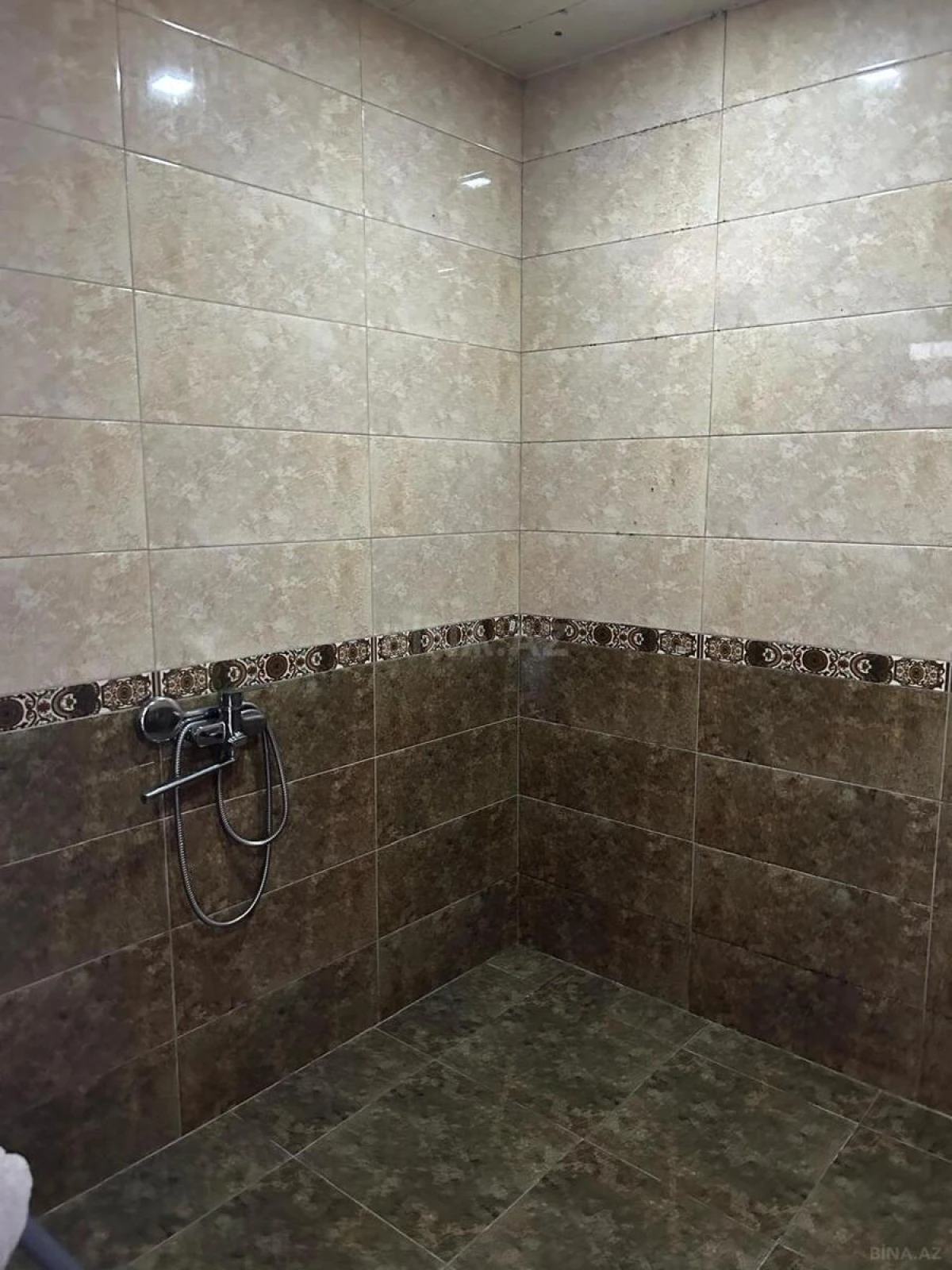 Satılır 5 otaqlı həyət evi 160 m²