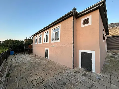 Satılır 5 otaqlı həyət evi 160 m²