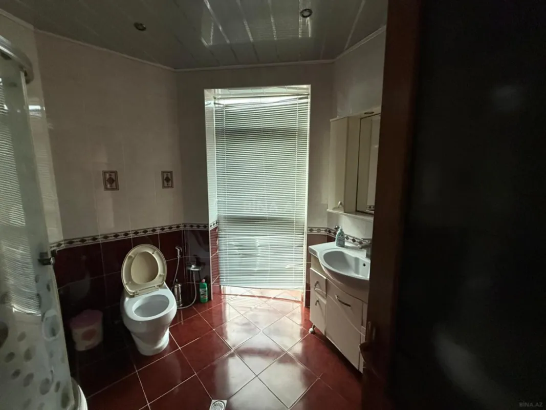 Satılır 6 otaqlı həyət evi 360 m²