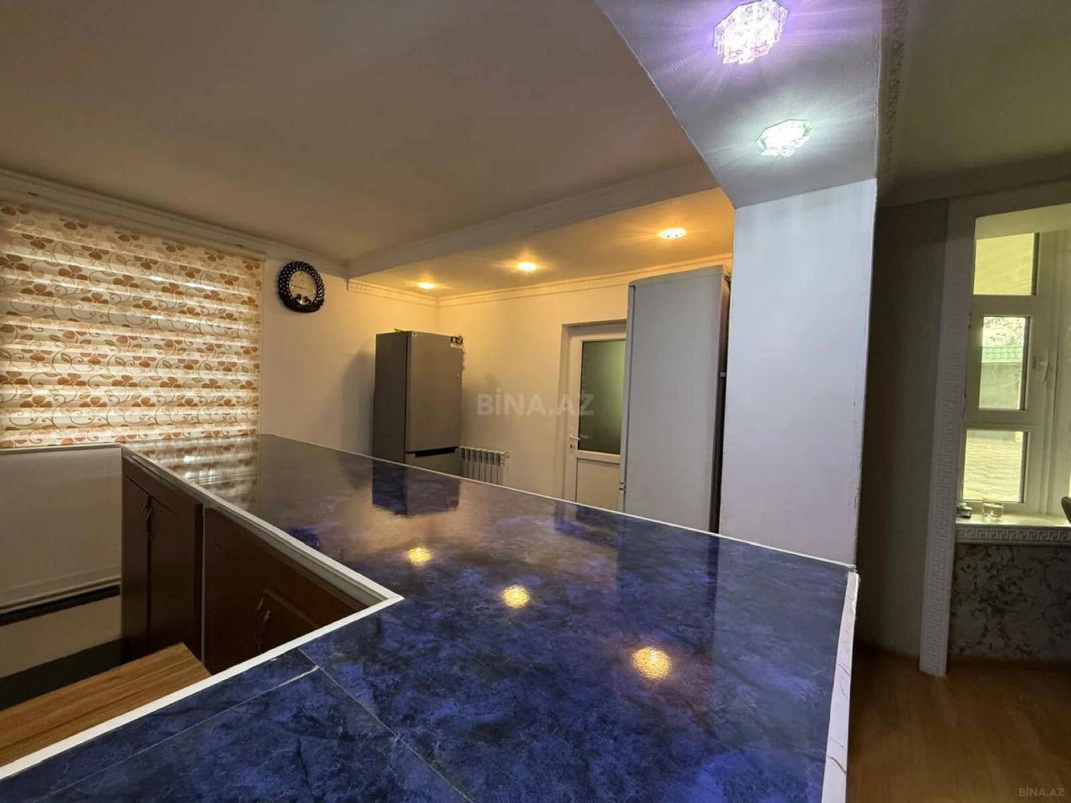 Satılır 6 otaqlı həyət evi 360 m²