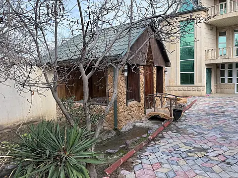 Satılır 6 otaqlı həyət evi 360 m²