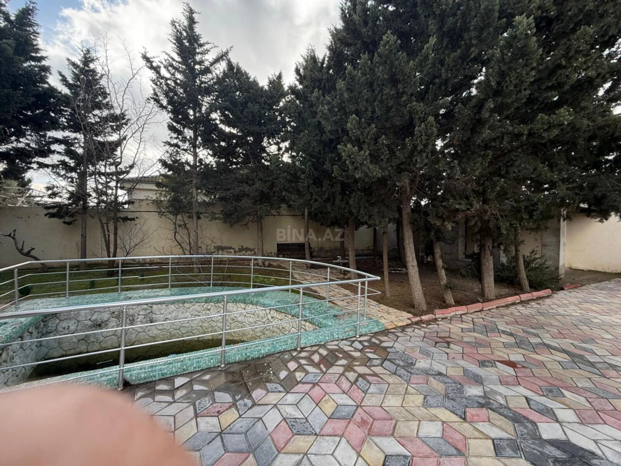 Satılır 6 otaqlı həyət evi 360 m²