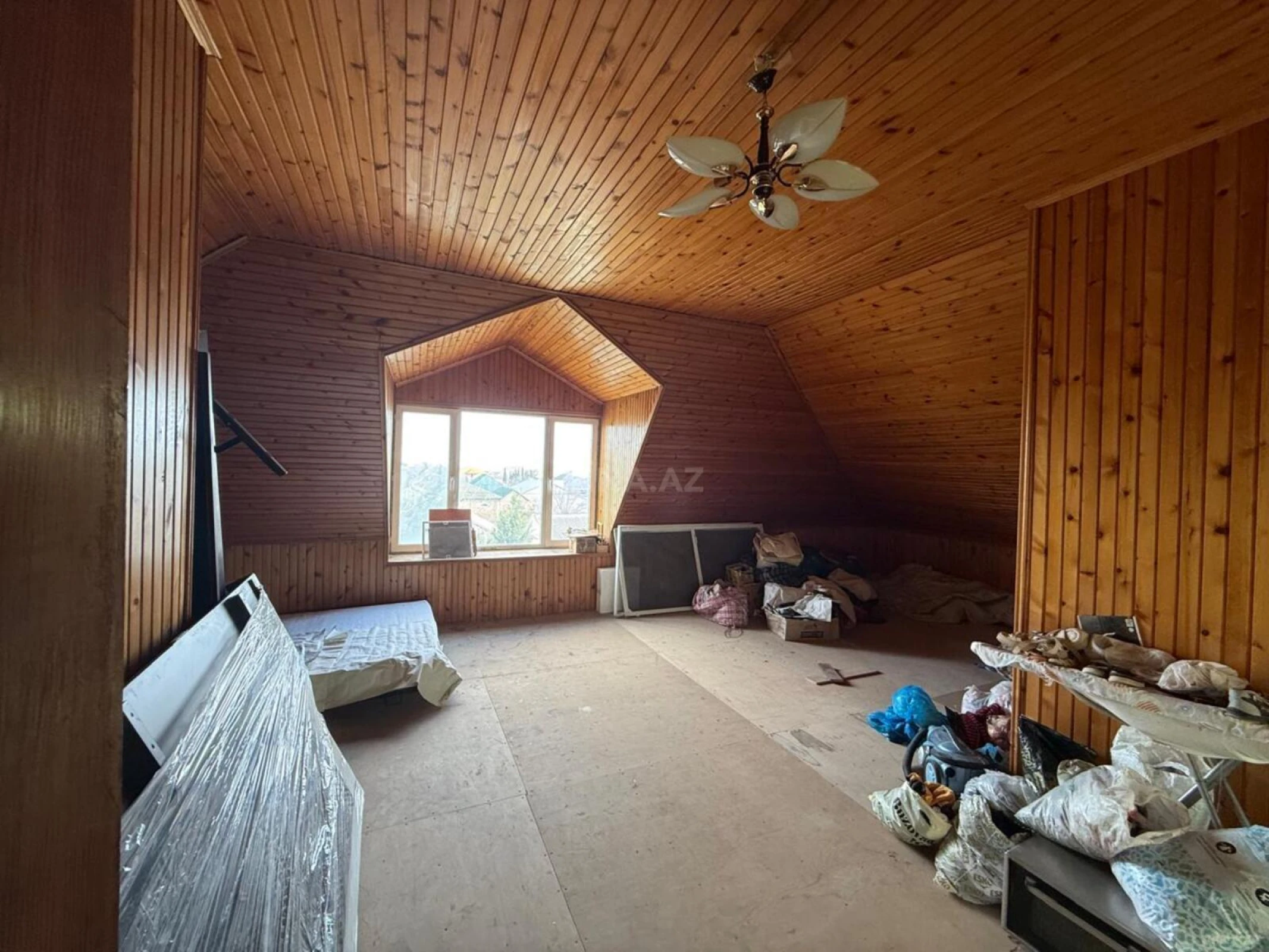 Satılır 6 otaqlı həyət evi 360 m²