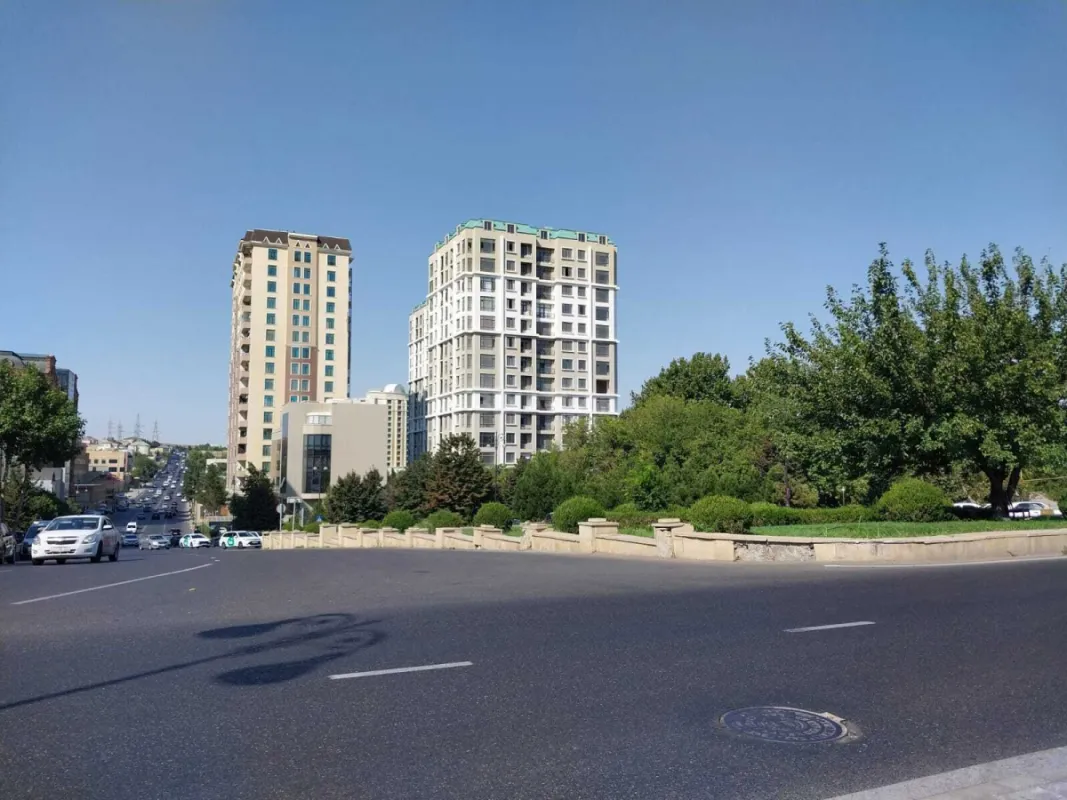 Satılır 4 otaqlı mənzil 156 m²