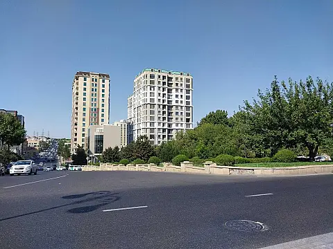 Satılır 4 otaqlı mənzil 156 m²