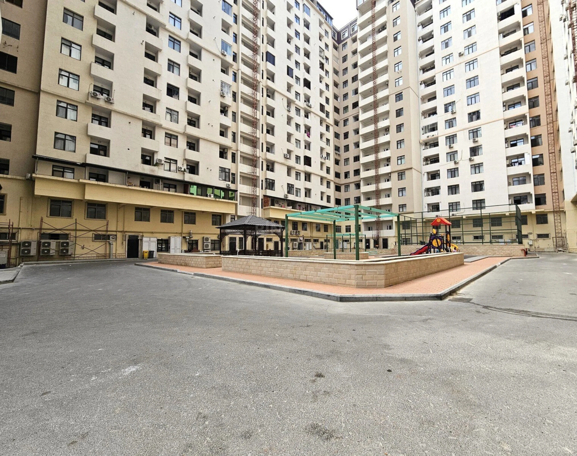 Satılır 2 otaqlı mənzil 57 m²