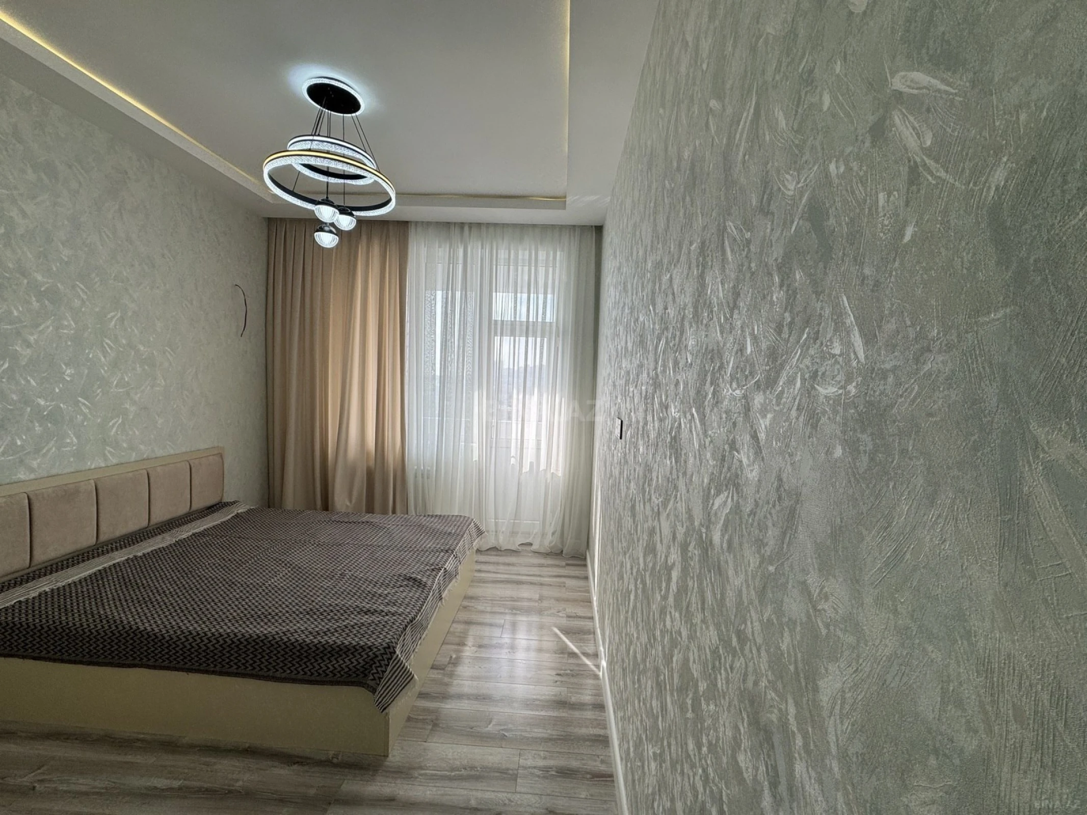 Satılır 3 otaqlı mənzil 90 m²