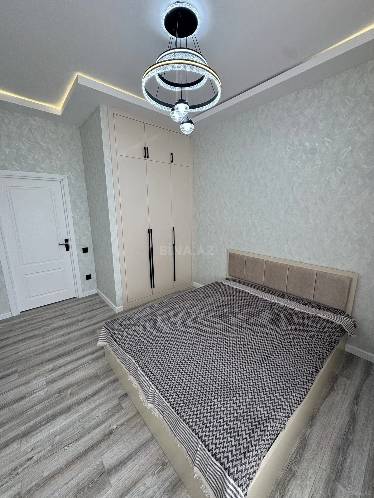 Satılır 3 otaqlı mənzil 90 m²