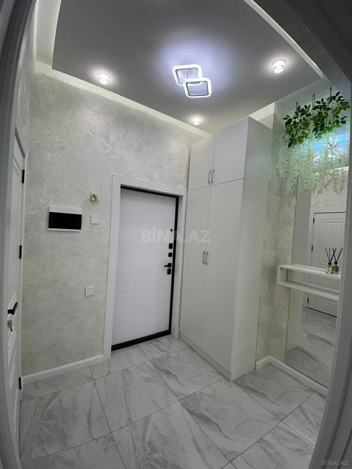 Satılır 2 otaqlı mənzil 49 m²