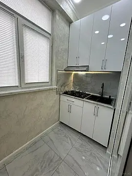 Satılır 2 otaqlı mənzil 49 m²