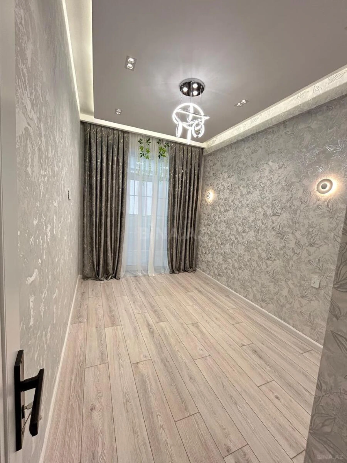 Satılır 2 otaqlı mənzil 49 m²
