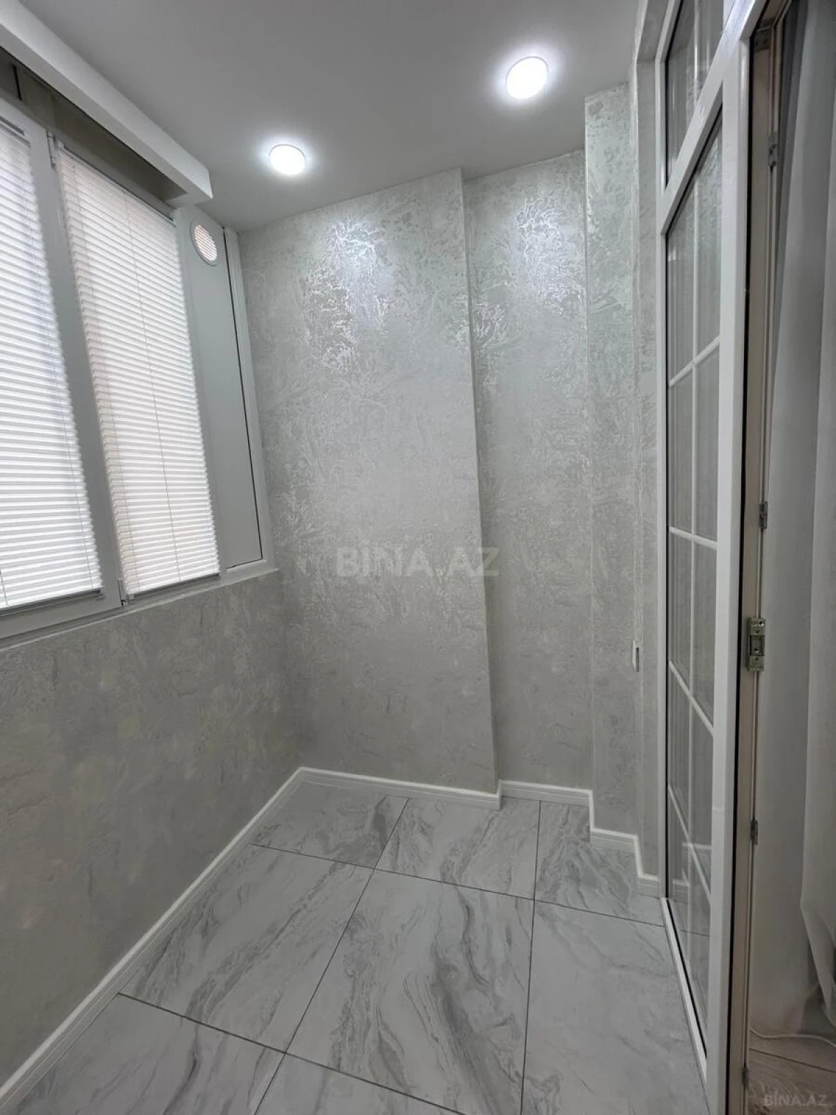 Satılır 2 otaqlı mənzil 49 m²