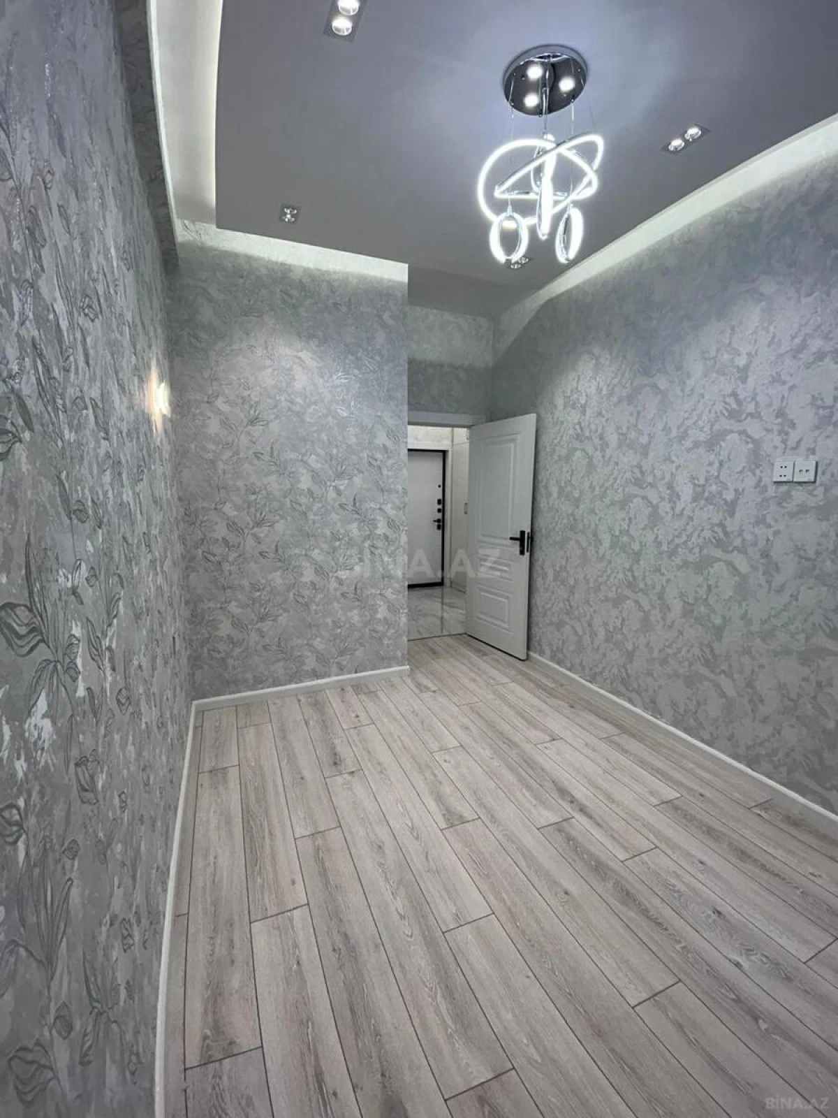 Satılır 2 otaqlı mənzil 49 m²
