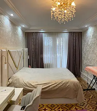 Satılır 5 otaqlı mənzil 125 m²