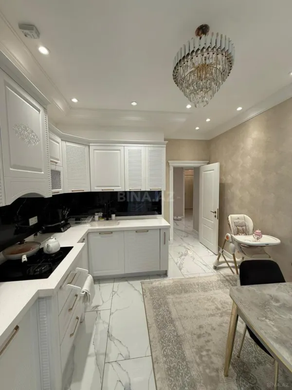 Satılır 3 otaqlı mənzil 148 m²