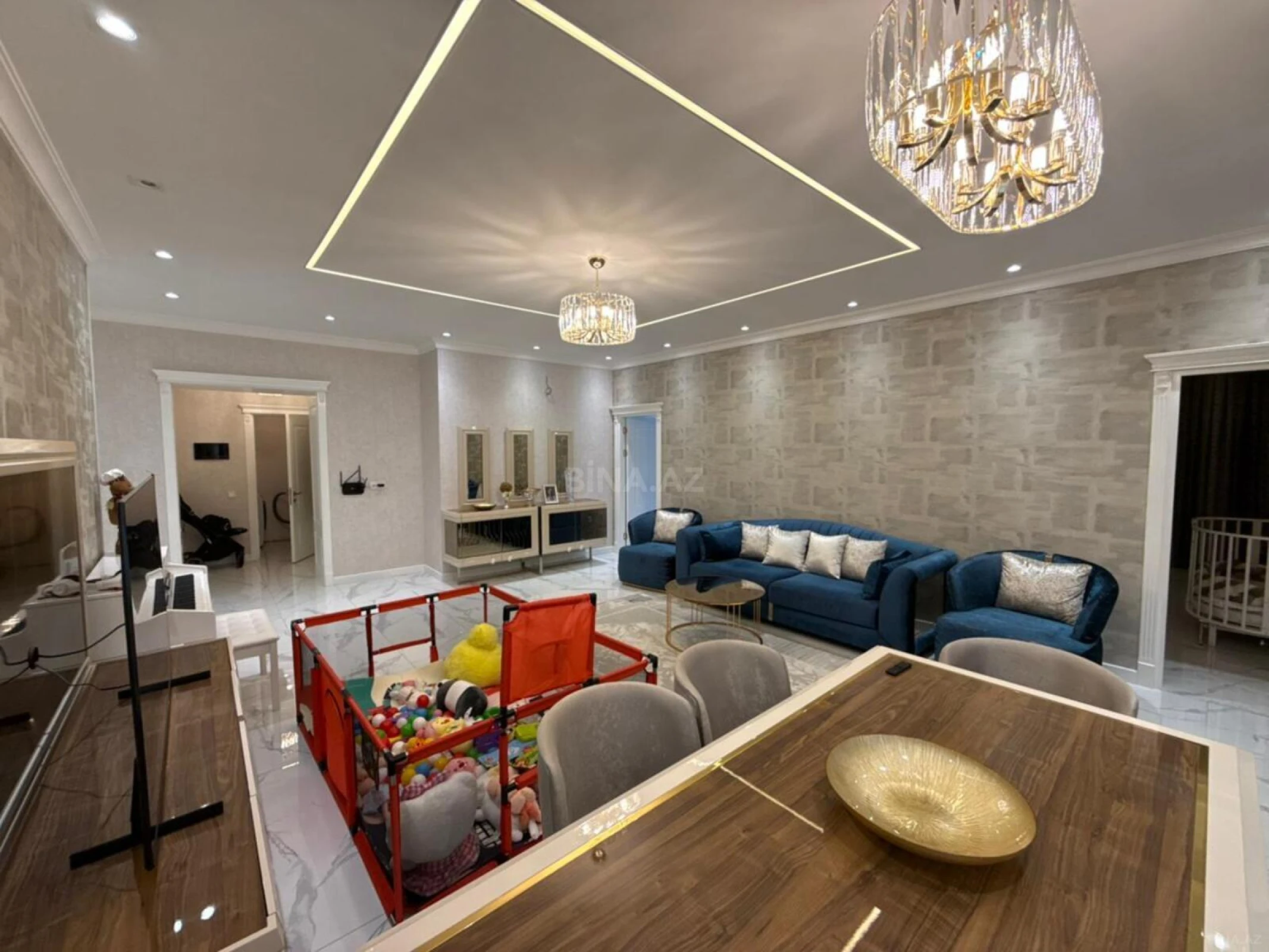 Satılır 3 otaqlı mənzil 148 m²