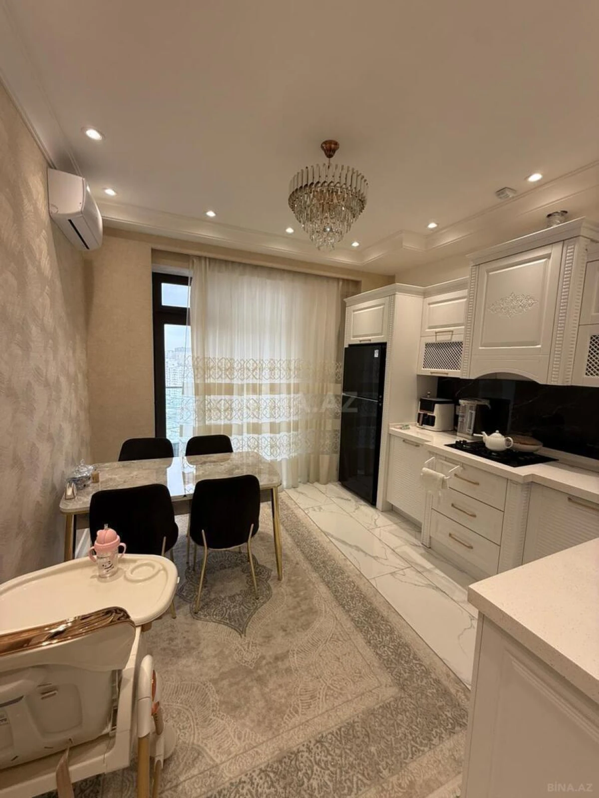Satılır 3 otaqlı mənzil 148 m²