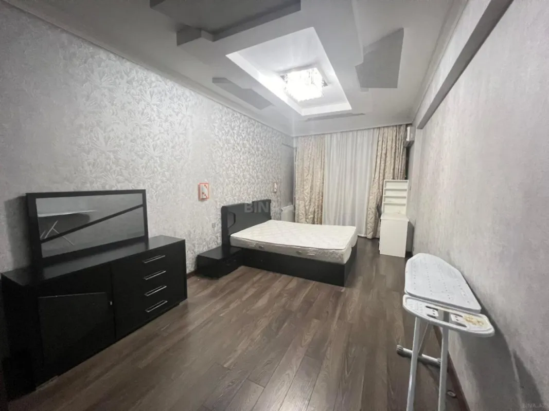 Kirayə verilir 4 otaqlı mənzil 161 m²
