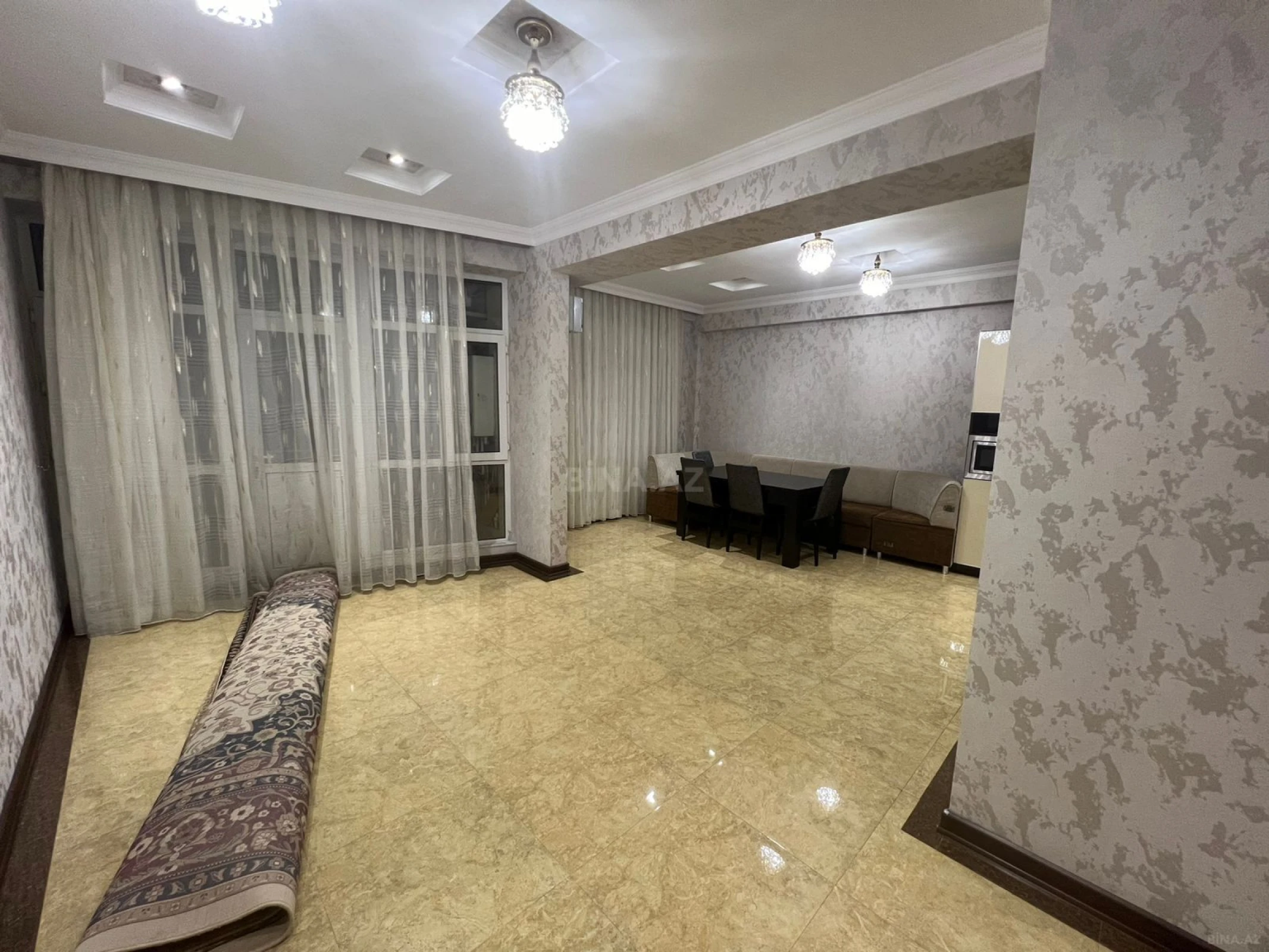 Kirayə verilir 4 otaqlı mənzil 161 m²