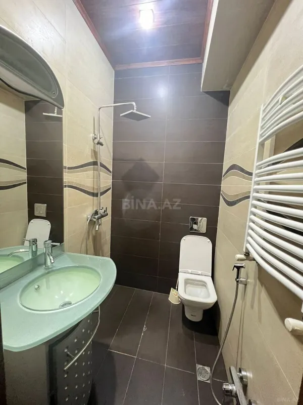 Kirayə verilir 4 otaqlı mənzil 161 m²