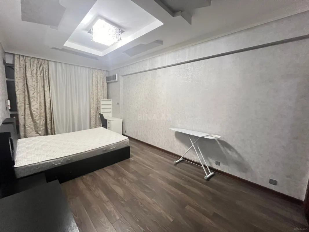 Kirayə verilir 4 otaqlı mənzil 161 m²