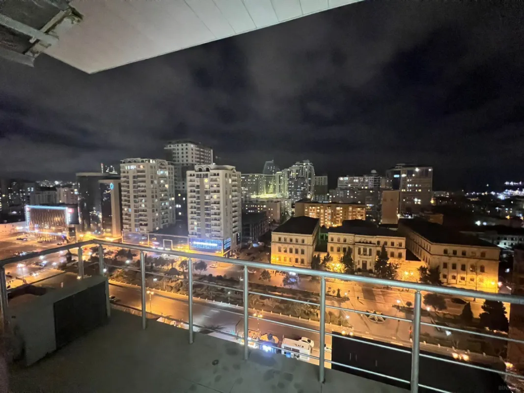 Kirayə verilir 4 otaqlı mənzil 161 m²