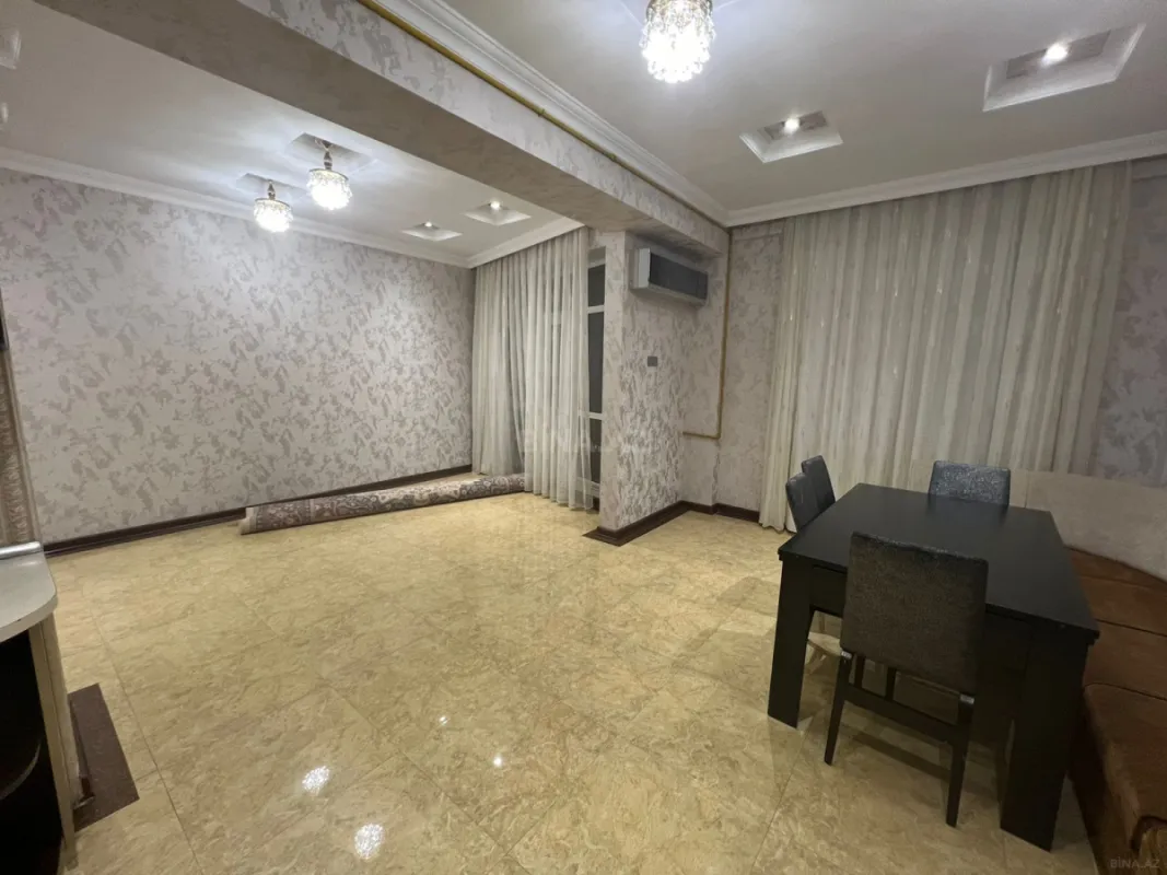 Kirayə verilir 4 otaqlı mənzil 161 m²
