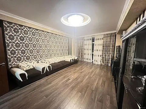 Kirayə verilir 4 otaqlı mənzil 161 m²