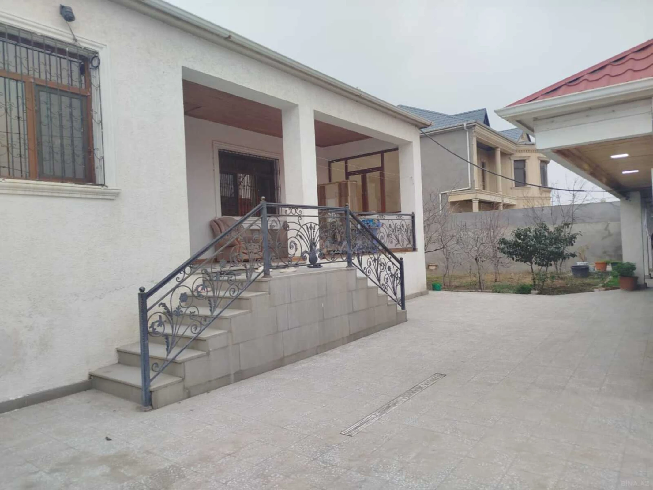 Satılır 4 otaqlı həyət evi 180 m²