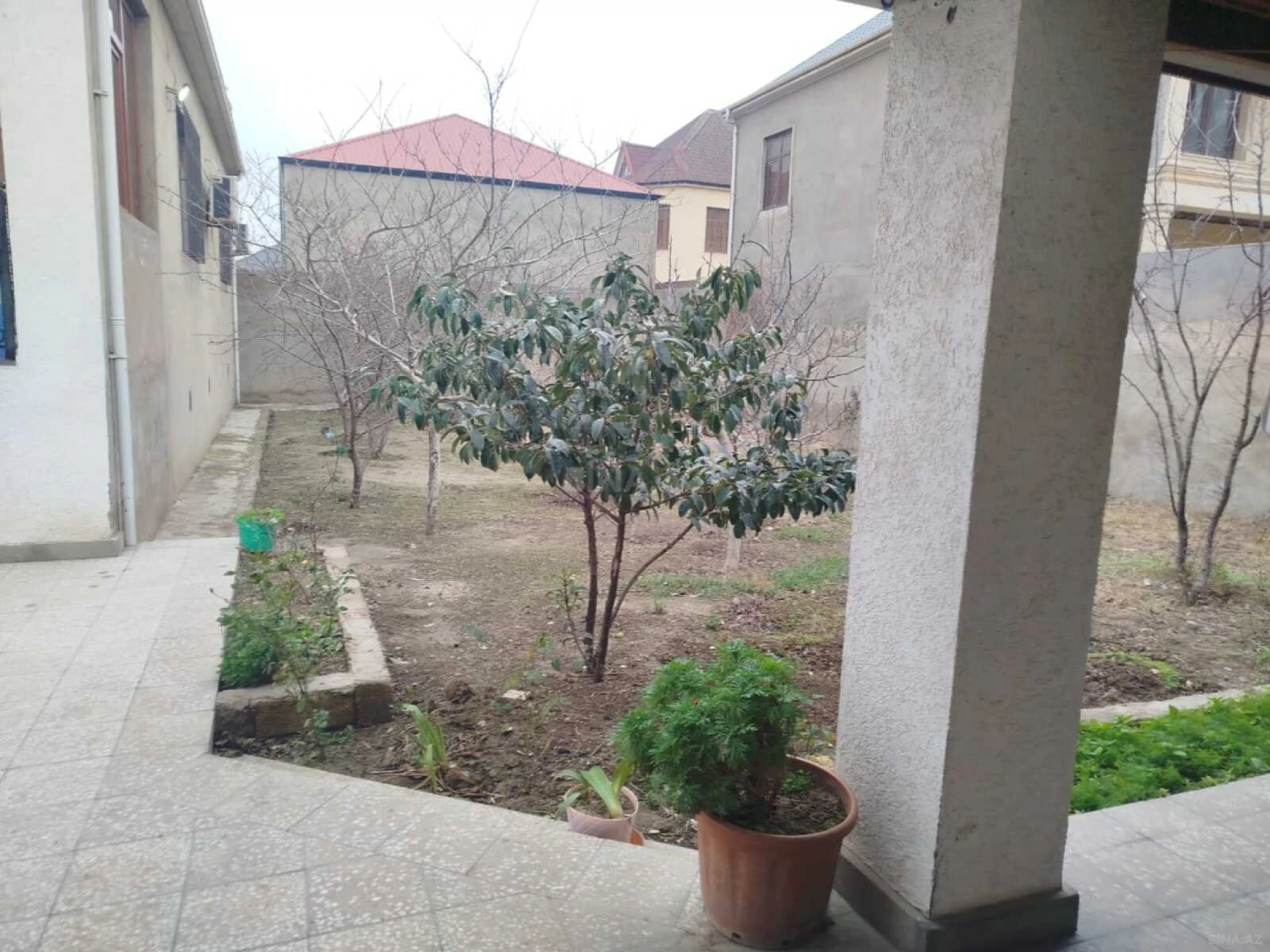 Satılır 4 otaqlı həyət evi 180 m²