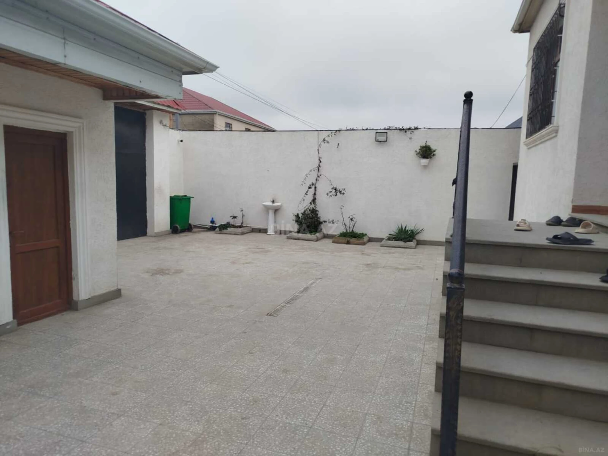 Satılır 4 otaqlı həyət evi 180 m²